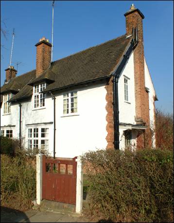015 Oakwood Road